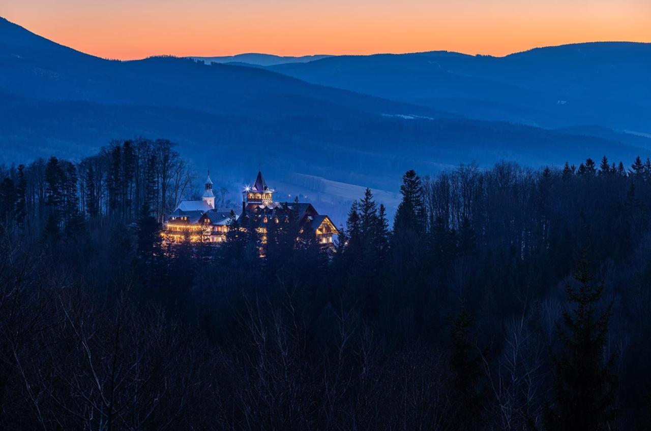 Hotel Krizovy Vrch Есеник Экстерьер фото